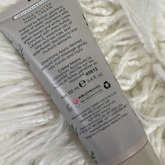 Heathcote & Ivory "Shea butter hand cream & Exfoliating hand wash in Floral" NWT - Picture 2 of 3